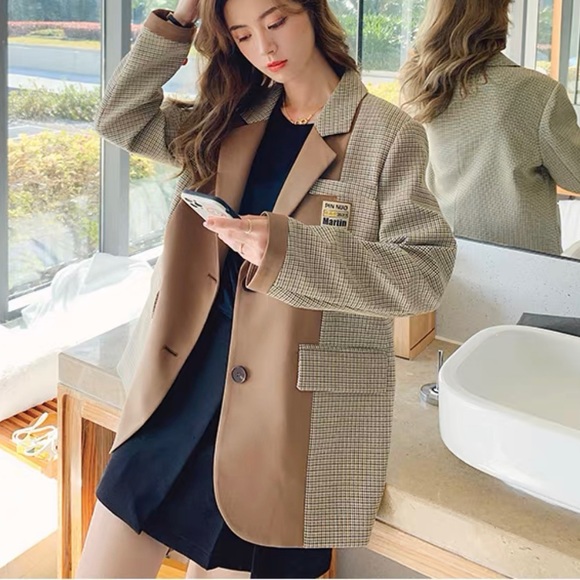 Two Colored Suit Jacket - Picture 3 of 3